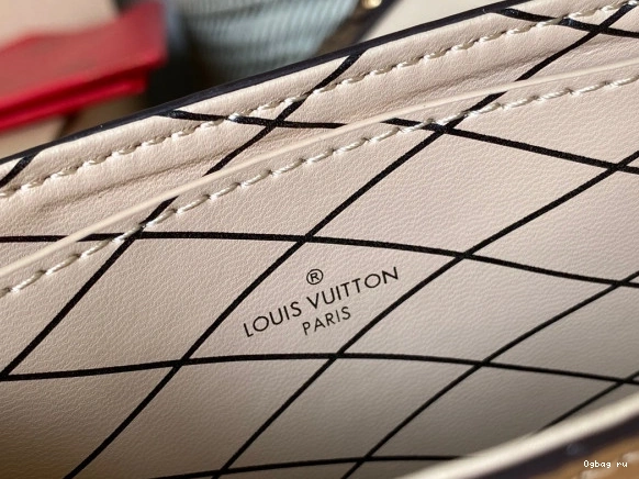 VUITTON VERTICAL POCHETTE TRUNK LOUIS 0727